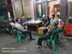 Bhabinkamtibmas Kampung Rawa Kunjungi Pos Siskamling RW 02, Perkuat Keamanan Lingkungan