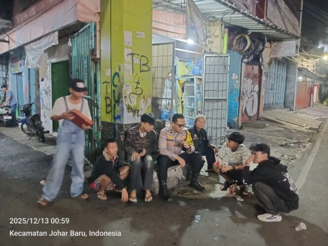 
					Cegah Dini Gangguan Kamtibmas, Bhabinkamtibmas Kampung Rawa Sambangi Remaja Warga RT 07 RW 03