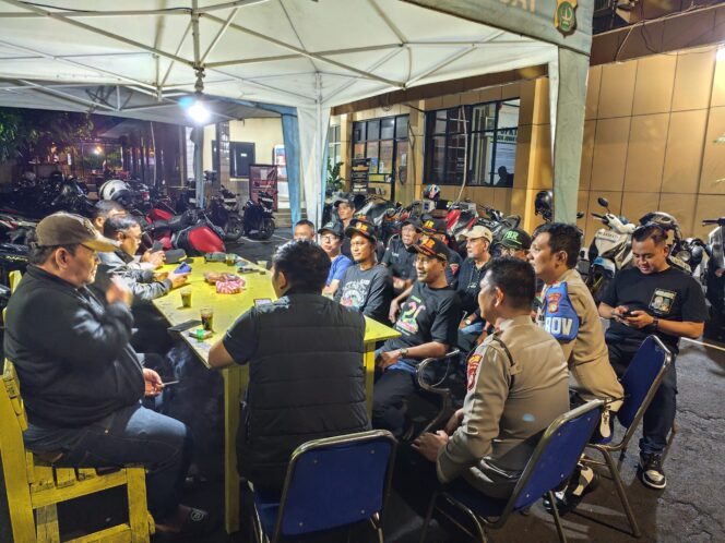 
					Bahas Kamtibmas Bersama Potensi Masyarakat, Kapolsek Johar Baru Ajak Jaga Kondusivitas Wilayah