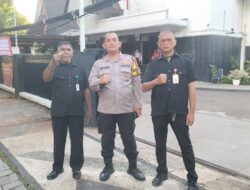 Bhabinkamtibmas Menteng Amankan Ibadah Natal Alumni Del 2025 di GPIB Paulus