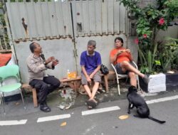 Bhabinkamtibmas Gambir Sambangi RW 04, Perkuat Sinergi Warga dan Tokoh Masyarakat Jaga Kamtibmas