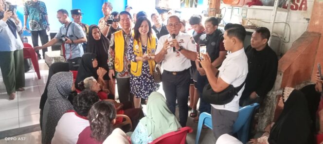 
					Bhabinkamtibmas Hadiri Peresmian MCK di RPTRA Kejora, Wujud Sinergi Jaga Lingkungan Sehat dan Aman