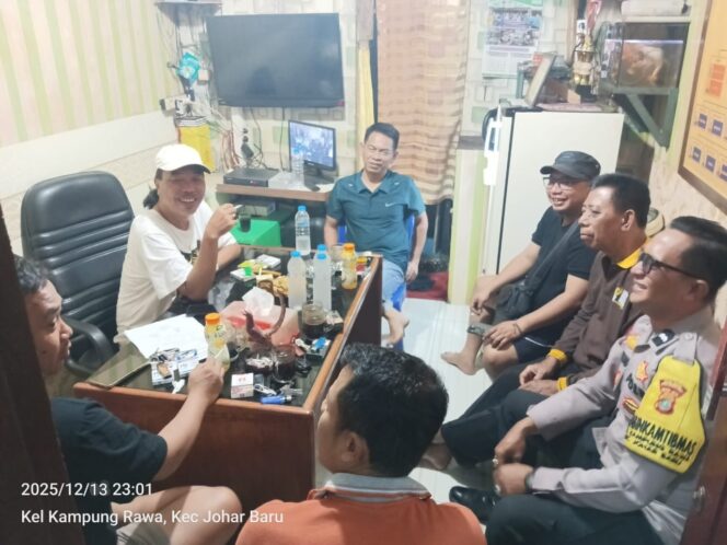 
					Sinergi Polisi dan Perangkat Wilayah serta Warga, Sambang RW 01 Kampung Rawa Perkuat Deteksi Dini