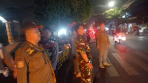 PATROLI SISKAMLING KORAMIL 01/KOJA BERSAMA 3 PILAR DAN KOMPONEN PENDUKUNG JAGA KETERTIBAN JAKARTA UTARA