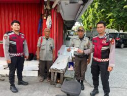 Sambangi Pos Sat Linmas Di Jayakarta, Polri Lakukan Sosialisasi Aduan Berbasis Barcode Kamtibmas