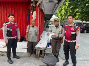Sambangi Pos Sat Linmas Di Jayakarta, Polri Lakukan Sosialisasi Aduan Berbasis Barcode Kamtibmas