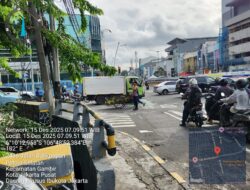 Polisi Hadir Atur Lalu Lintas Pagi di TL Kesehatan, Dukung Aktivitas Warga Gambir