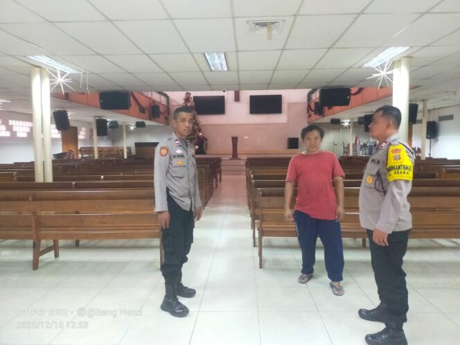 
					Polsek Senen Lakukan Assistensi dan Koordinasi Gereja Jelang Natal 2025 dan Tahun Baru 2026