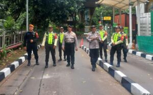 Polisi Hadir di Stasiun Gambir, Pastikan Keamanan dan Kenyamanan Pengguna Kereta Api