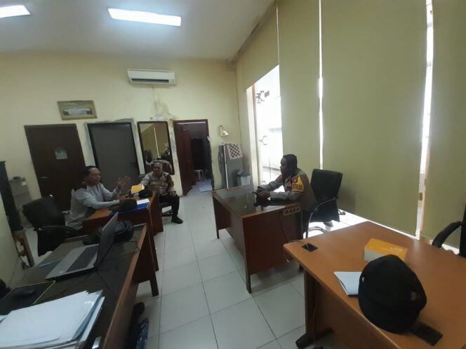 
					Polsek Metro Gambir Lakukan Pengamanan Rencana Aksi Unjuk Rasa di Kantor Kementerian Perdagangan RI