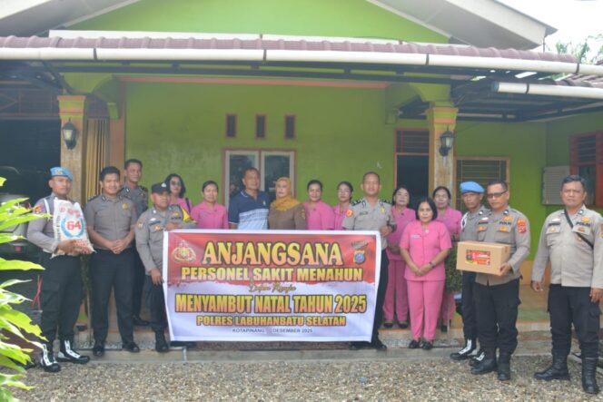 
					Natal Penuh Kasih , Polres Labusel Anjangsana Berbagi Kasih Kepada Personel Sakit Menahun