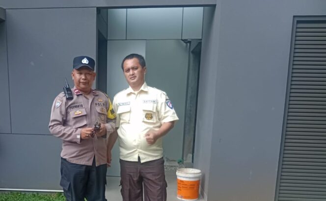 
					Bhabinkamtibmas Duri Pulo Perkuat Keamanan Lingkungan Lewat Patroli Humanis di Kawasan Perkantoran