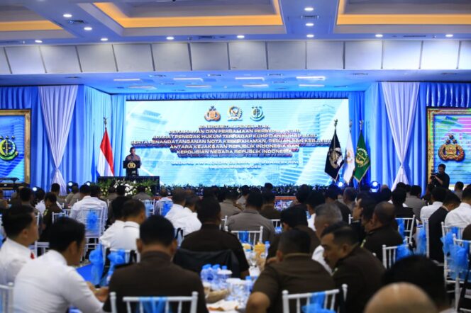 
					Teken PKS dan MoU, Kapolri Tegaskan Sinergi Polri–Kejaksaan Terapkan KUHP–KUHAP Baru