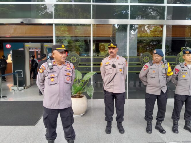 
					Ratusan Personel Gabungan Siaga Amankan Sidang Dugaan Penghasutan