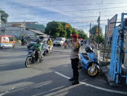 Polsek Kemayoran Atur Lalu Lintas Pagi, Aktivitas Warga Berjalan Lancar