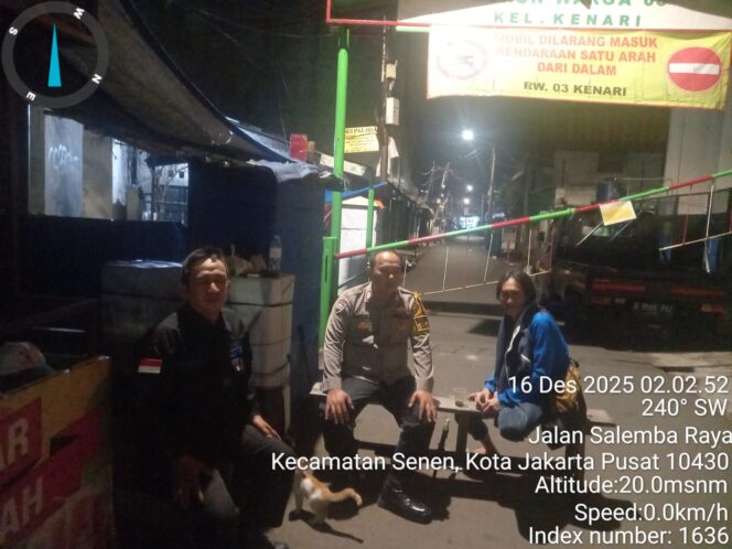 
					Bhabinkamtibmas Kelurahan Kenari Sambangi Petugas Satkamling RW 03, Perkuat Cooling System Kamtibmas