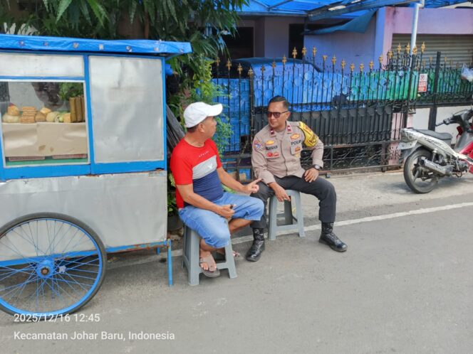 
					Cooling System dan Patroli Wilayah, Polisi Sambangi Warga Kampung Rawa Jaga Kamtibmas