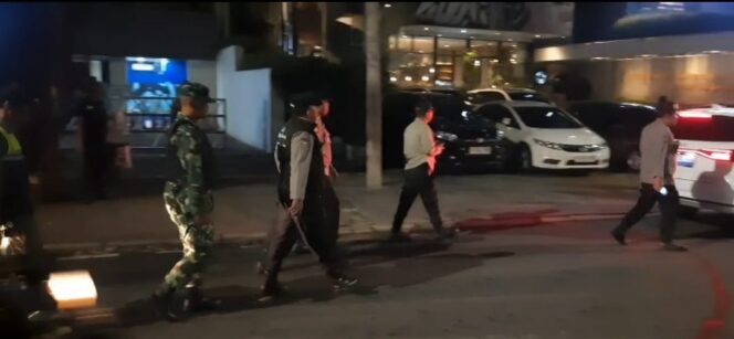 
					Patroli Jalan Kaki Tiga Pilar Menteng Jaga Keamanan Jalan Sunda Cegah Guankamtibmas