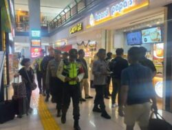 Patroli Dialogis Polri Perkuat Keamanan dan Kenyamanan Penumpang di Stasiun Gambir