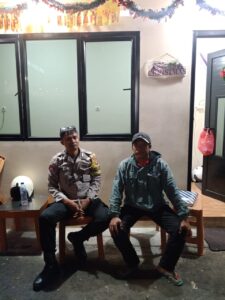 Bhabinkamtibmas Petojo Selatan Intensifkan Patroli Siskamling, Perkuat Sinergi Warga Jaga Kondusivitas Wilayah