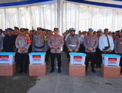 Kapolri Beri Motivasi dan Apresiasi kepada Anggota Polri Terdampak Bencana di Sumbar