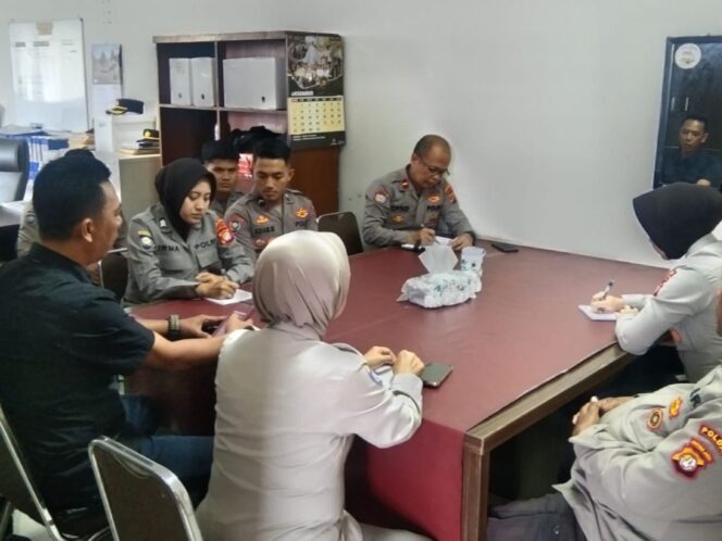 
					Bidpropam Polda Metro Jaya Sosialisasikan WBS, SP4N Lapor dan Larangan Gaya Hidup Mewah