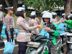 Polda Metro Jaya Hadir untuk Ojol dan PHL Lewat Program Jum’at Peduli