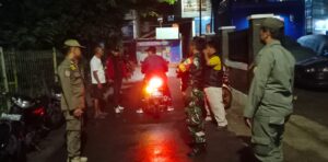 Patroli Siskamling Koramil 03/Tanjung Priuk Bersama 3 Pilar dan Komponen Pendukung Berjalan Aman di Jakarta Utara