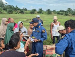 Pilot dan Kru Helikopter Salurkan Amanah Al-Qur’an untuk Anak-Anak Terdampak Banjir di Aceh Tamiang