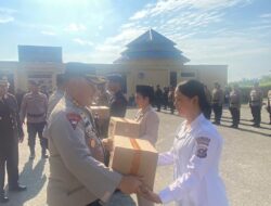 Kapolres Labuhanbatu Selatan Serahkan Bingkisan Natal, Wujud Kepedulian dan Kebersamaan Keluarga Besar Polres