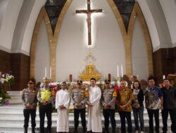 Pastikan Ibadah Aman, Kapolda Metro Jaya Tinjau Pengamanan Gereja di Kelapa Gading