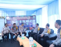 Kapolda Metro Jaya Tinjau Pospam dan Pantau Ibadah Natal di Jakarta