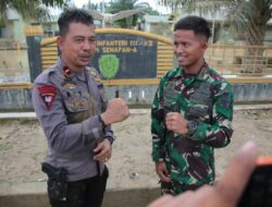 Polri Bantu Kuras Air Yang Merendam Kompi Senapan A Yonif 111 / Karma Bakti, Aceh Tamiang