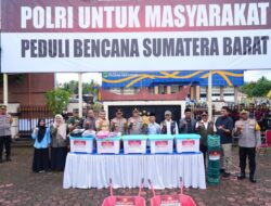 Wakapolri Tinjau Penyaluran Bantuan Polri untuk Warga Terdampak Bencana di Padang Pariaman