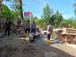 Brimob Polda Sumbar Rampungkan Jembatan Darurat, Mobilitas Warga Kataping–Sungai Buluah Kembali Normal