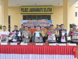 POLRES LABUHANBATU SELATAN GELAR KONFERENSI PERS AKHIR TAHUN 2025, PAPARKAN CAPAIAN KINERJA DAN INOVASI