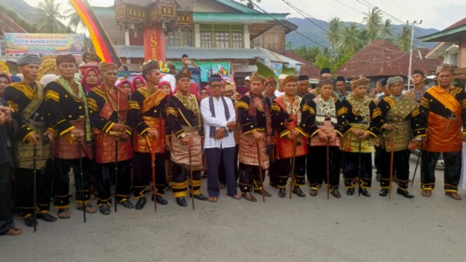 
					Baralek Gadang Suku Pisang di Nagari Paninggahan Berlangsung Meriah, Dt. Rangkayo Mulia Resmi Dilantik