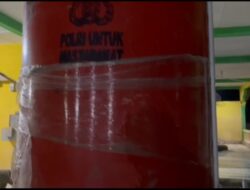 Pastikan Akses Air Bersih, Polri Pasang Tandon Pascabencana di Aceh Tamiang