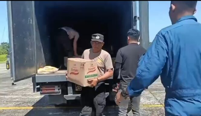 
					Polri Kirim Logistik Lewat Udara ke Palambayan, Dukung Penanggulangan Banjir Sumatera Barat