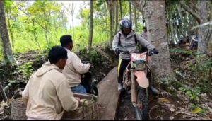 Polres Bener Meriah dan Brimob Pasang Tali Sling, Akses Warga Tiga Desa Kembali Terhubung