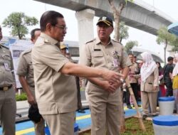Walikota Jakarta Timur Munjirin Dampingi Gubernur DKI Jakarta Tinjau Taman Gapura Muka Cakung