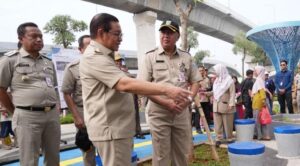 Walikota Jakarta Timur Munjirin Dampingi Gubernur DKI Jakarta Tinjau Taman Gapura Muka Cakung