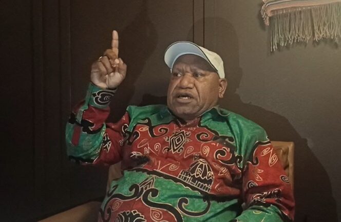 
					Demo Kepala Kampung di Jayawijaya Berujung Anarkis, Wakil Bupati Dikejar Massa Bersenjata Tajam