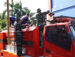 Kodim 0502/Jakarta Utara Gelar Latihan Terpadu Pemadam Kebakaran Bersama Sudin Damkar