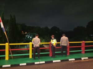 Curah Hujan Tinggi, Polsek Lawang Kidul Lakukan Pengecekan Debit Sungai Enim