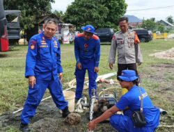 Sentuhan Kemanusiaan Polri, Tim SAR Korpolairud Bantu Warga Batang Anai Lewat Pembuatan Sumur Bor
