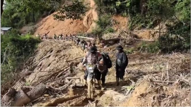 
					Akses Jalan Rusak, Polres Aceh Tengah Pastikan Bantuan dan Perhatian Sampai ke Warga Terpencil