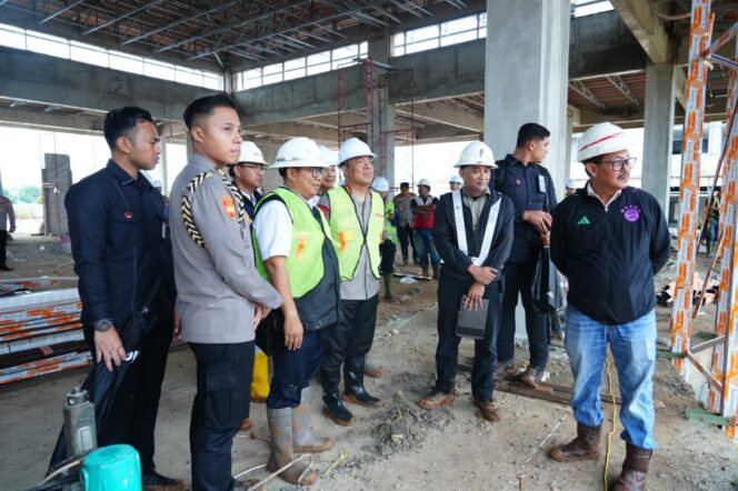 
					Wakapolri Tinjau Pembangunan SMA Kemala Taruna Bhayangkara, Progres Capai 43 Persen