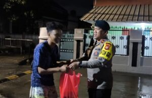 Brimob Polda Metro Jaya Dirikan Dapur Lapangan untuk Bantu Warga Terdampak Banjir di Jakarta Utara