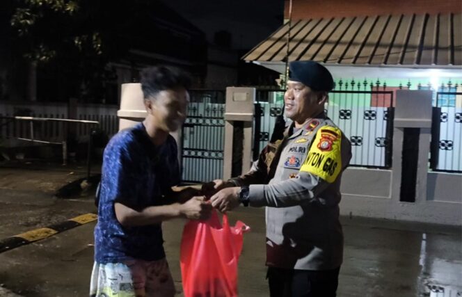 
					Brimob Polda Metro Jaya Dirikan Dapur Lapangan untuk Bantu Warga Terdampak Banjir di Jakarta Utara